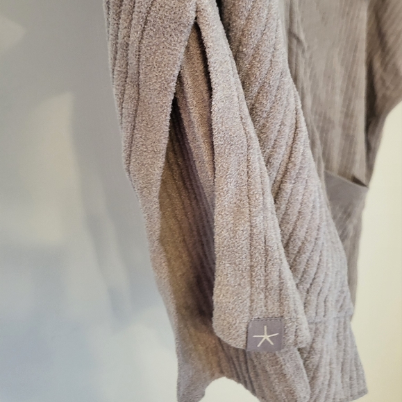 Barefoot dreams cozy chic ultra light zip short sleeve hoodie small/med - Picture 4 of 8